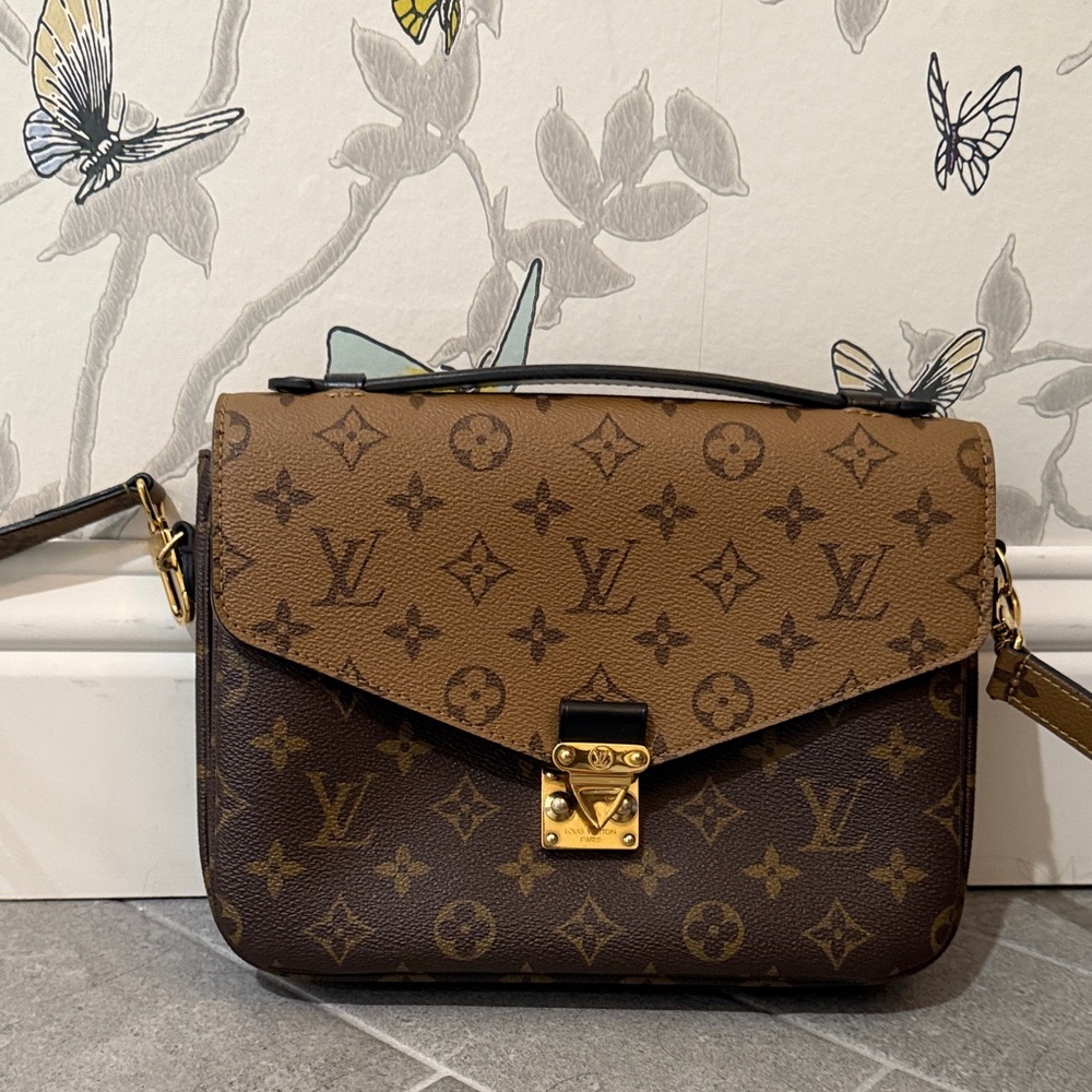 Louis Vuitton Tan and Brown Monogram Crossbody Bag- Pochette Métis